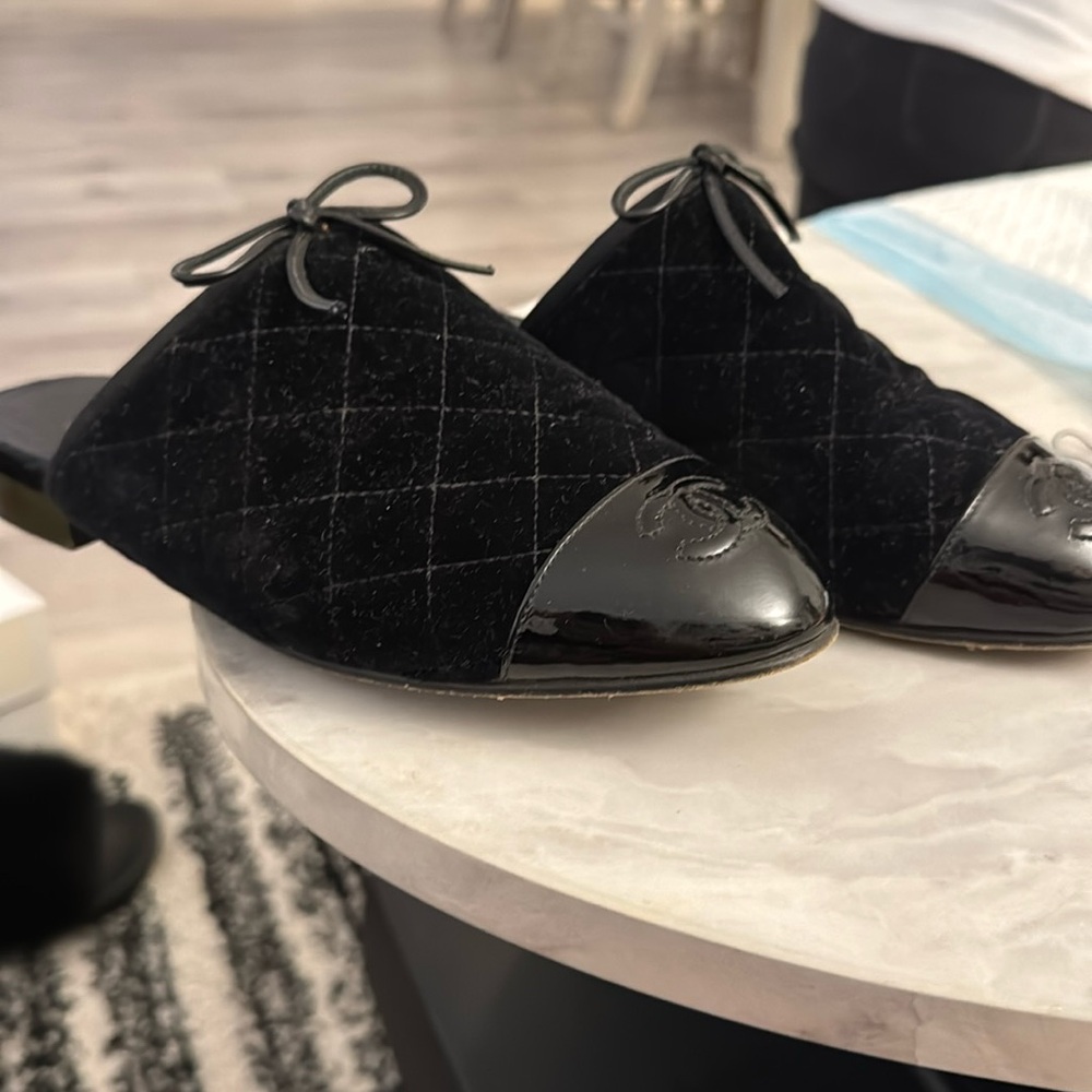Chanel CC Cap toe Mules quilted velvet